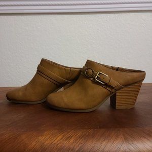 A2 Aerosoles Heel Rest Leather Mule Clogs-New